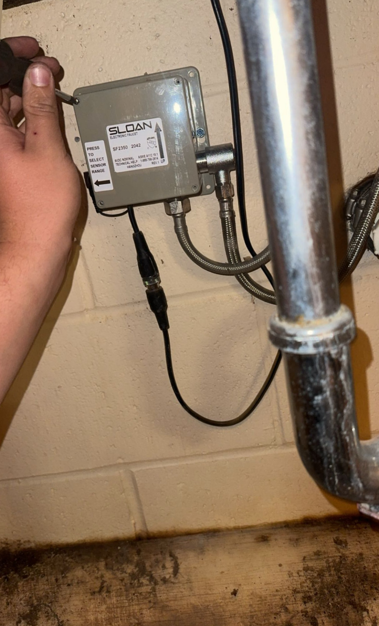 Commercial Sloan plumbing control service