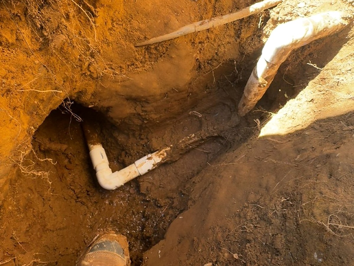 Underground plumbing line repair